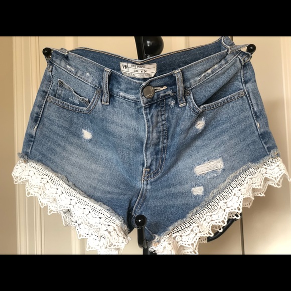 Free people lace trim shorts - Picture 2 of 5